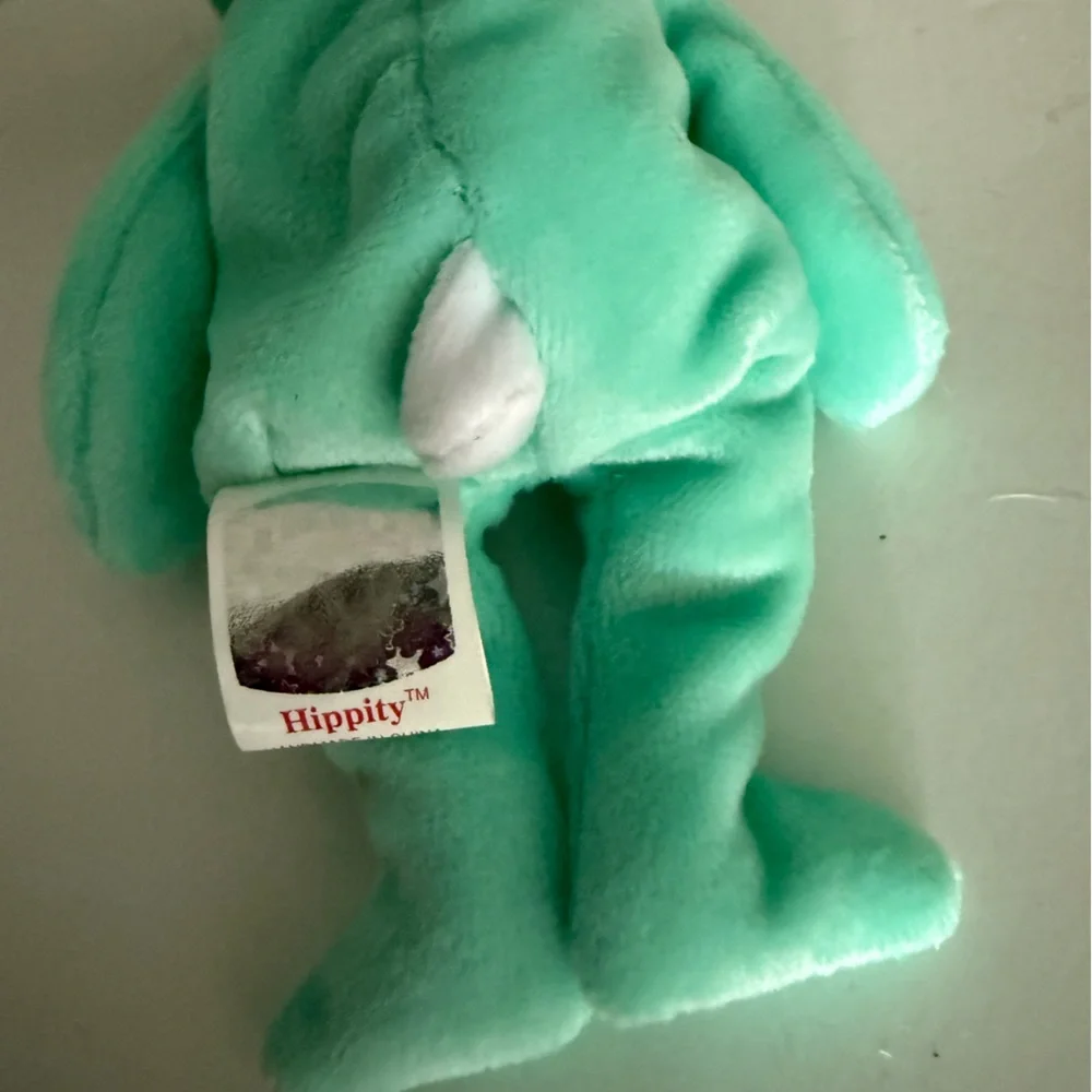 2001 Hippity the Rabbit BASKET Beanie Baby